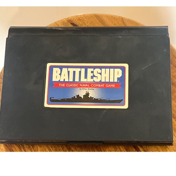 Vintage 1990‎ Edition of Battleship by Milton Bradley - Picture 1 of 2